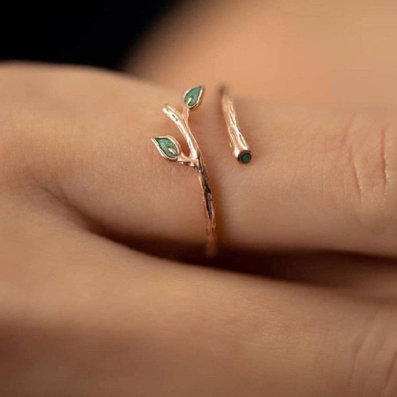 انگشتر طلا طرح برگ میناکاری