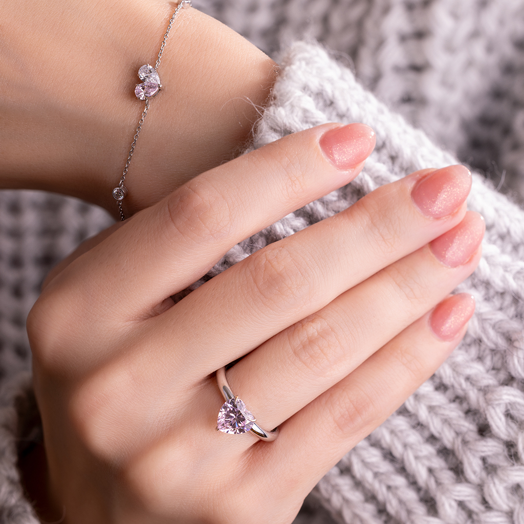 1X0A3234 دستنبد طلا مدل قلب