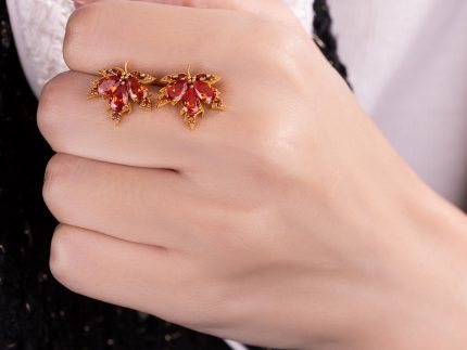 گوشواره طلا میخی مدل برگ پاییزی