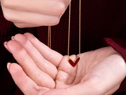 گردنبند طلا قلب میناکاری