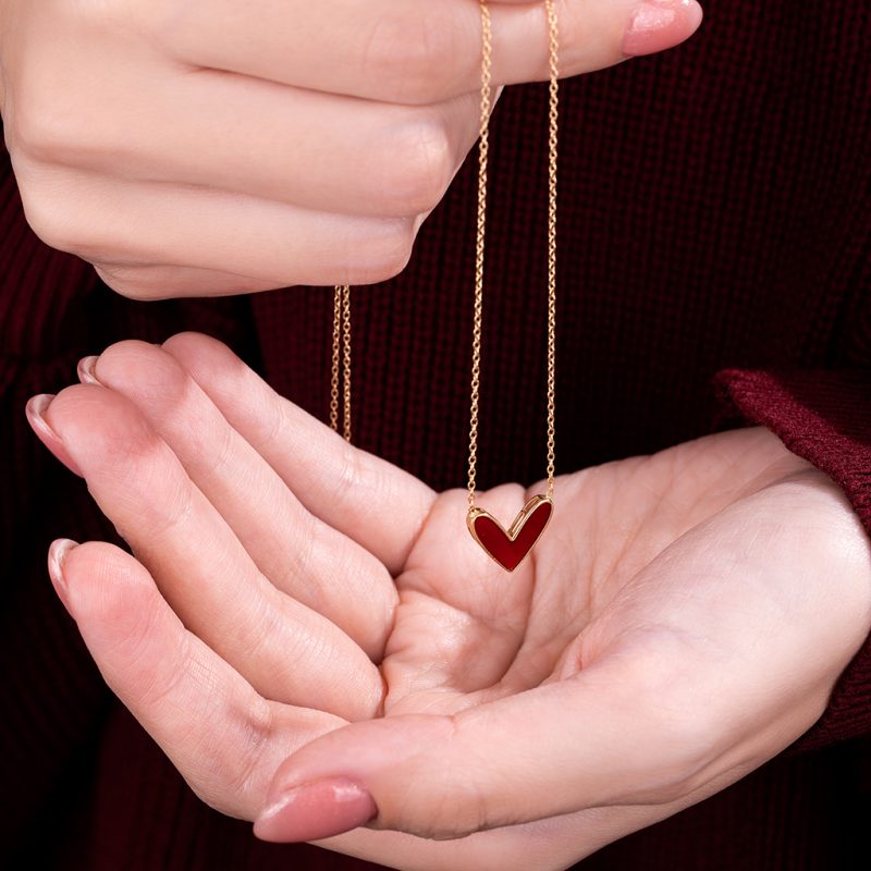 گردنبند طلا قلب میناکاری