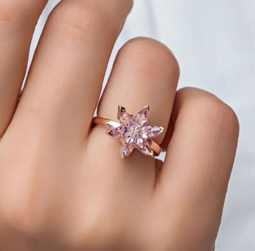 انگشتر طلا گل اشک