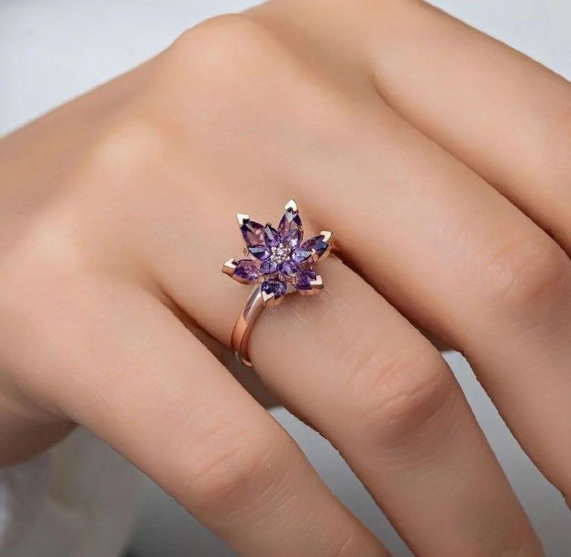 انگشتر طلا گل اشک