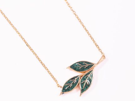 گردنبند طلا مدل برگ میناکاری