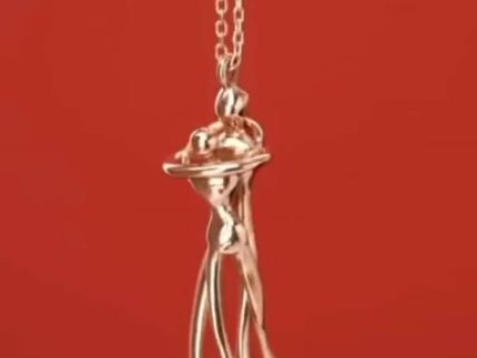 آویز طلا آغوش