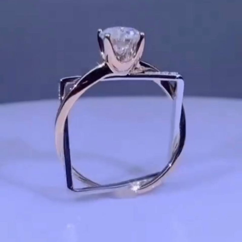 انگشتر طلا مربع