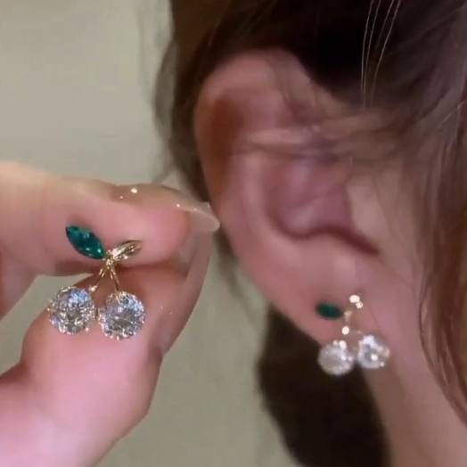 گوشواره طلا مدل آلبالو