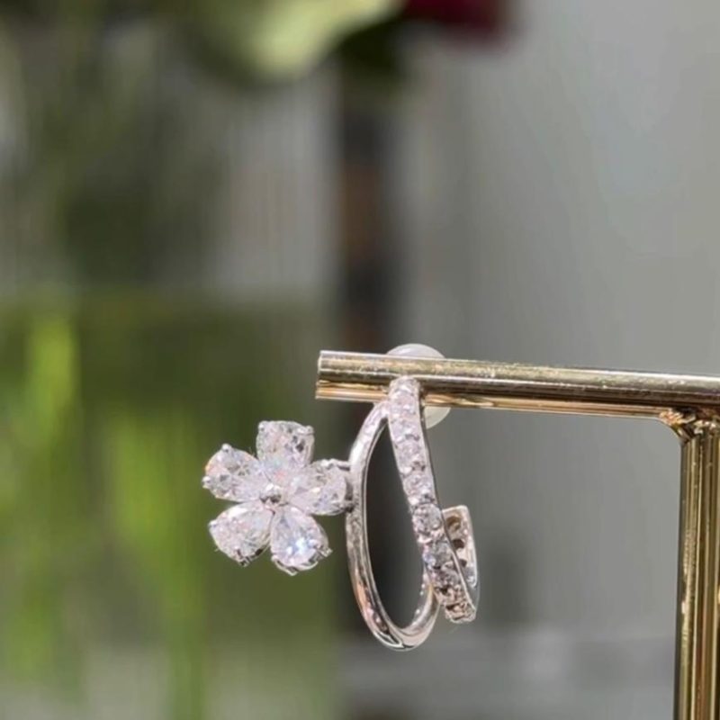 گوشواره طلا مدل شکوفه