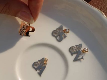 پلاک طلا پروانه و حروف