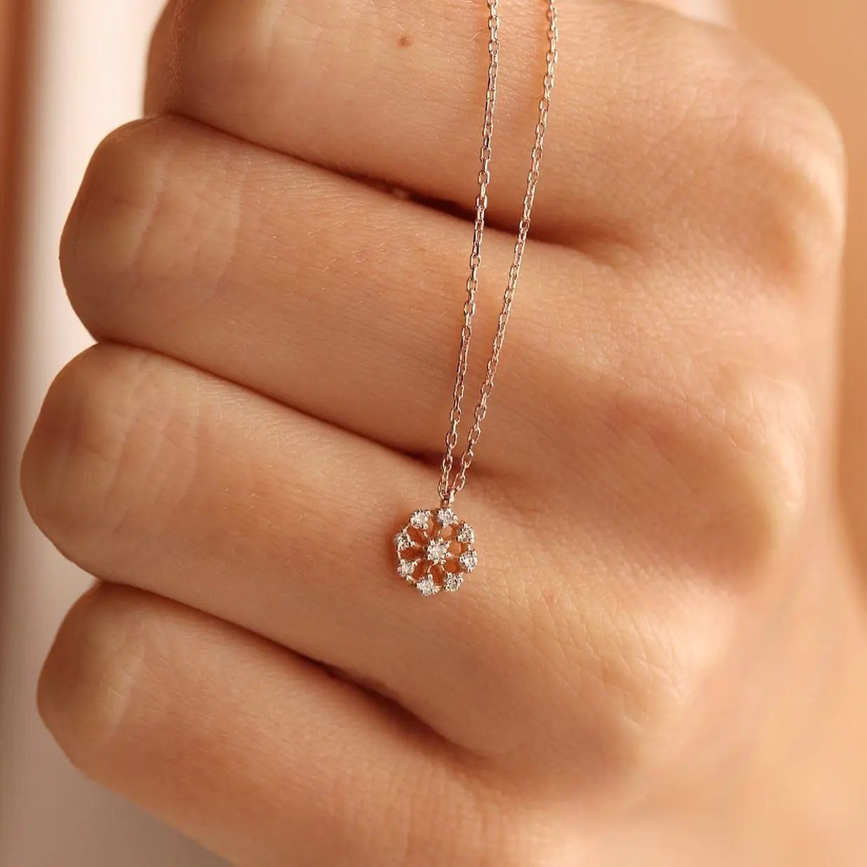 photo_2024-07-04_11-20-33.jpg آویز طلا مدل دونه برف