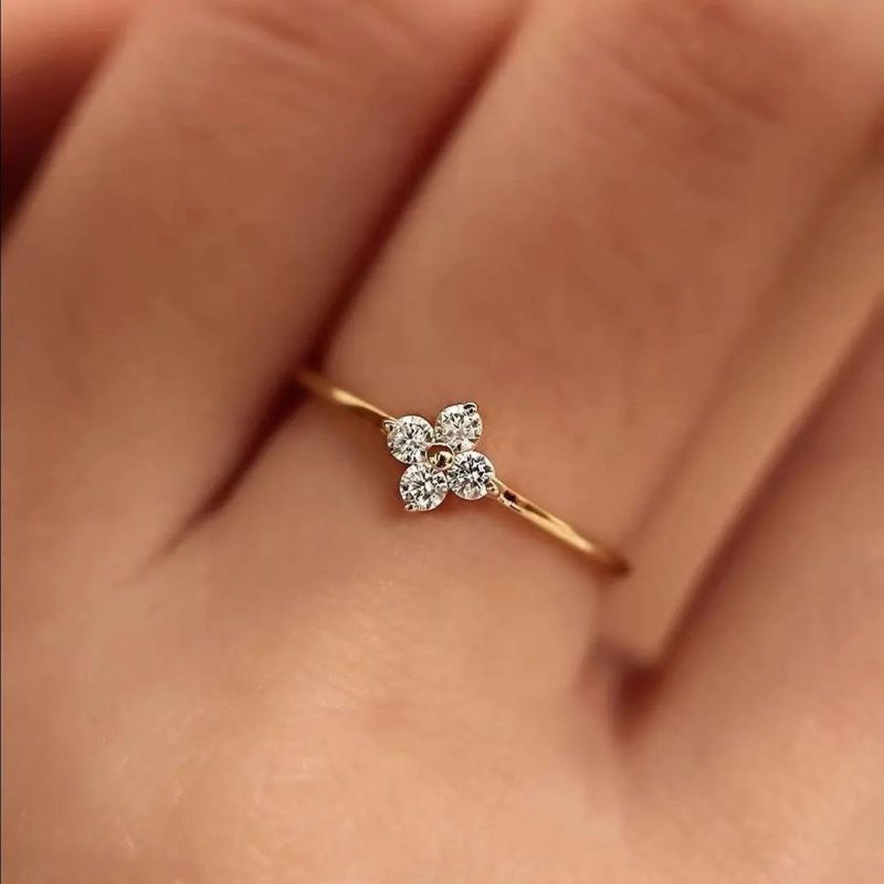 انگشتر طلا مدل ۴ سنگ