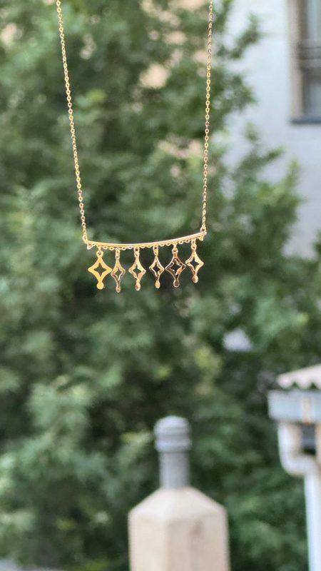 گردنبند طلا طرح لبخند لوزی