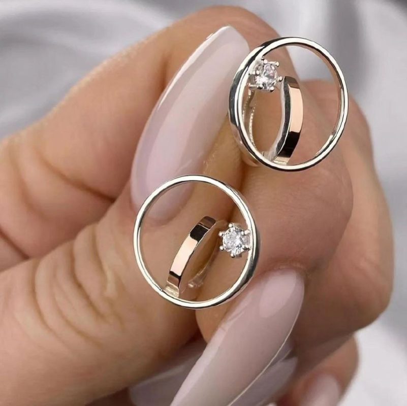 گوشواره طلا حلقه ای نگین دار