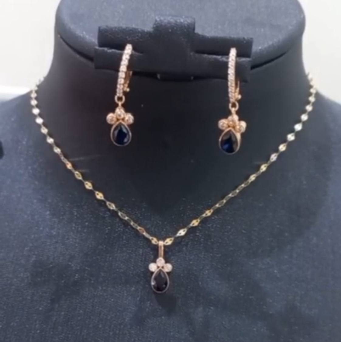 photo_2025-06-10_15-23-35.jpg گوشواره طلا اشک