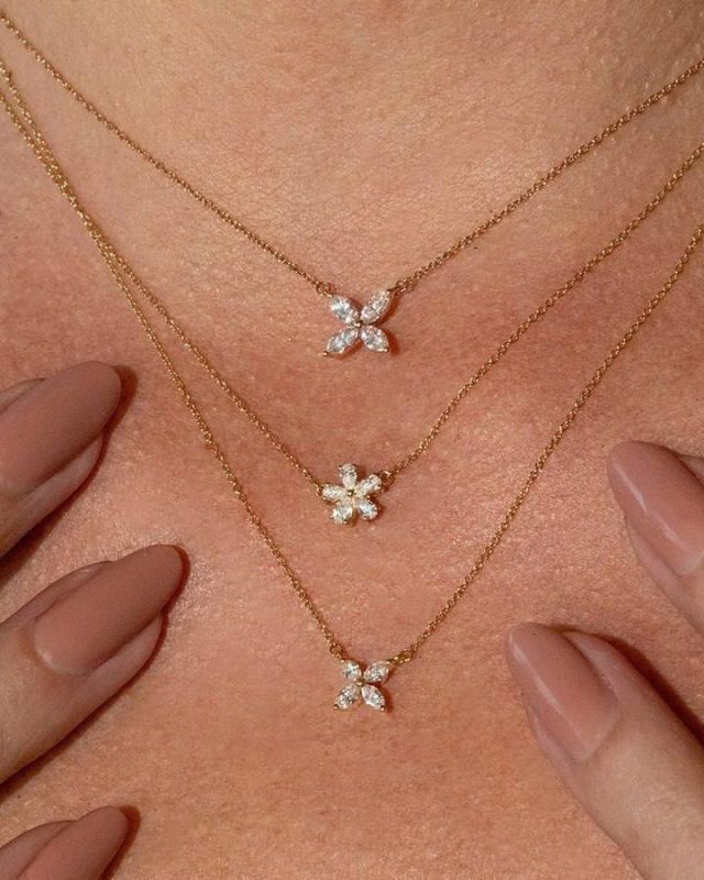 گردنبند طلا 4 گل مارکیز