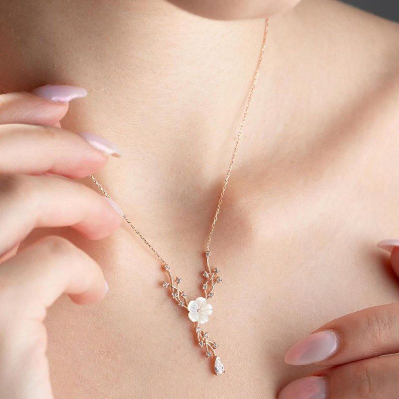 گردنبند طلا گل صدفی