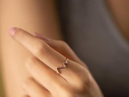 انگشتر طلا نبض