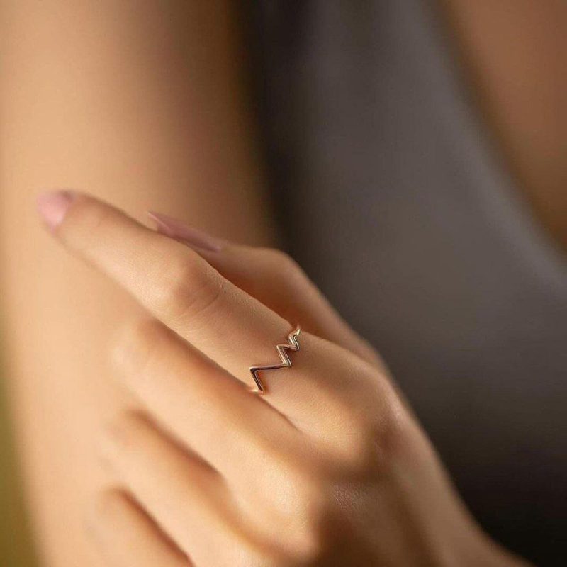 انگشتر طلا نبض