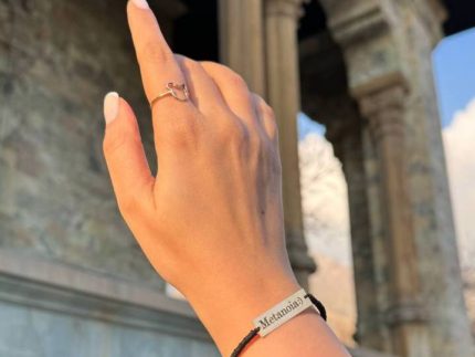 دستبند طلا متونیا